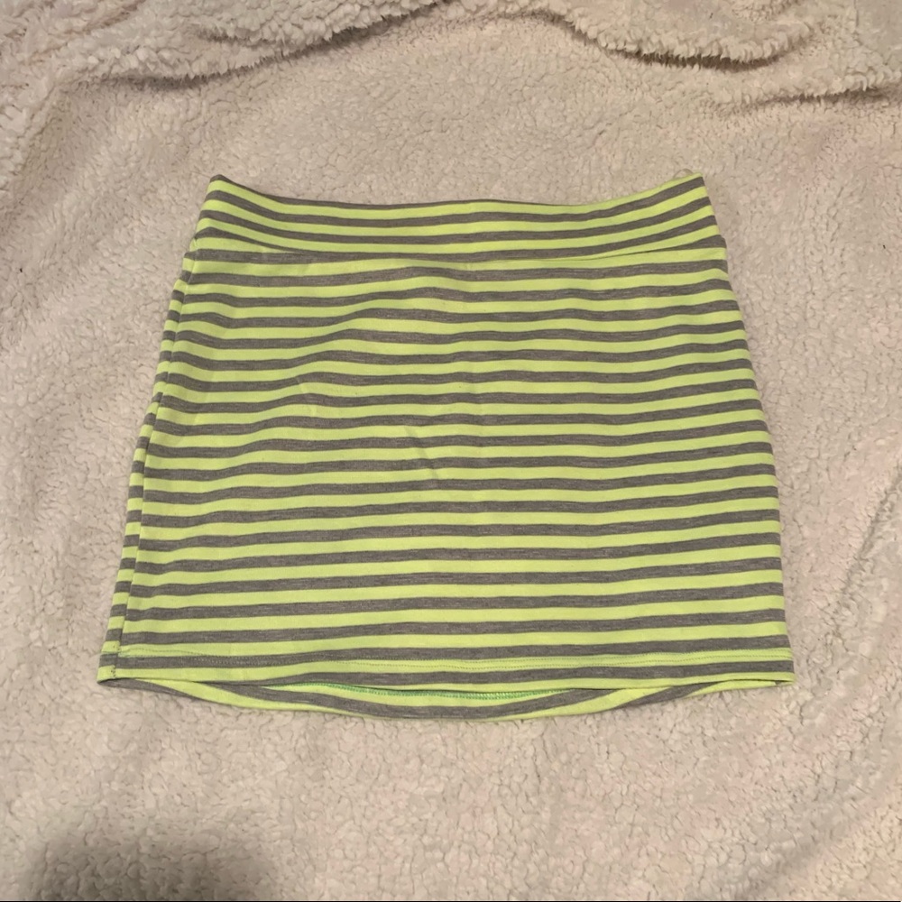 Neon Mini Skirt | Size: M